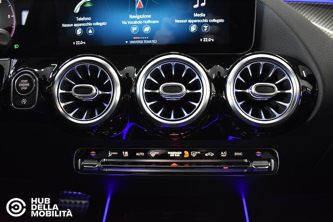 MERCEDES-BENZ GLA 200 d Automatic 4Matic Premium